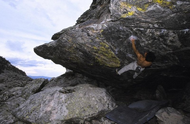 Joe Kinder Sending "Eternia" V13 Cloud City R.M.N.P., CO. Bouldering above 10,000ft.